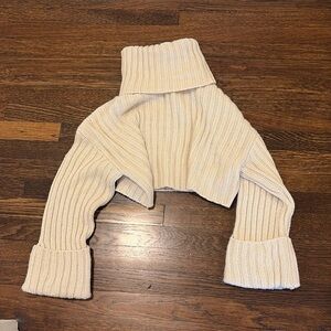 En saison white cropped turtleneck sweater